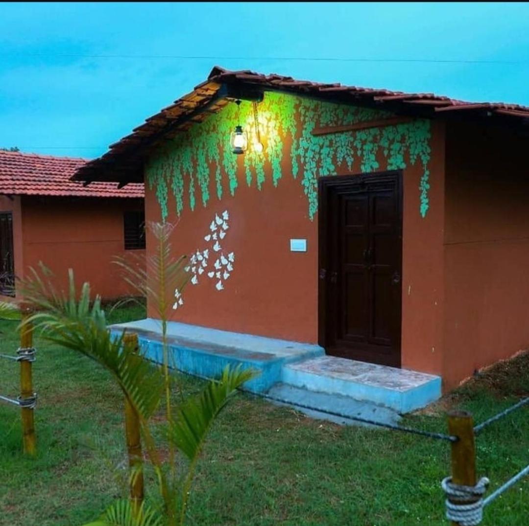 Dejavoo Hotel Gādigarpālya Exterior foto